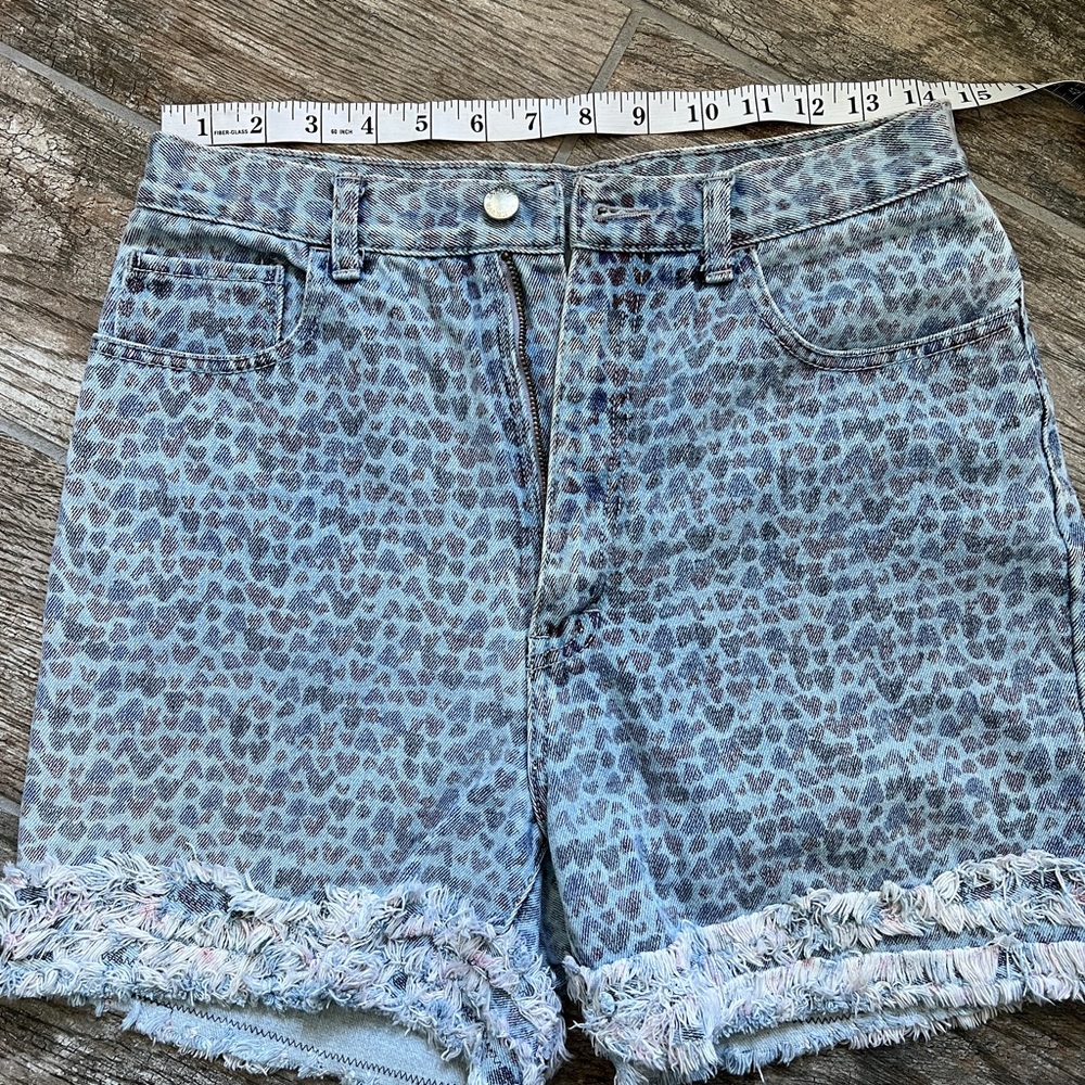 Vintage Sergio Valente Heart Print Shorts, Ruffle Detail Hem, Blue, Size 13/14 - Picture 7 of 9